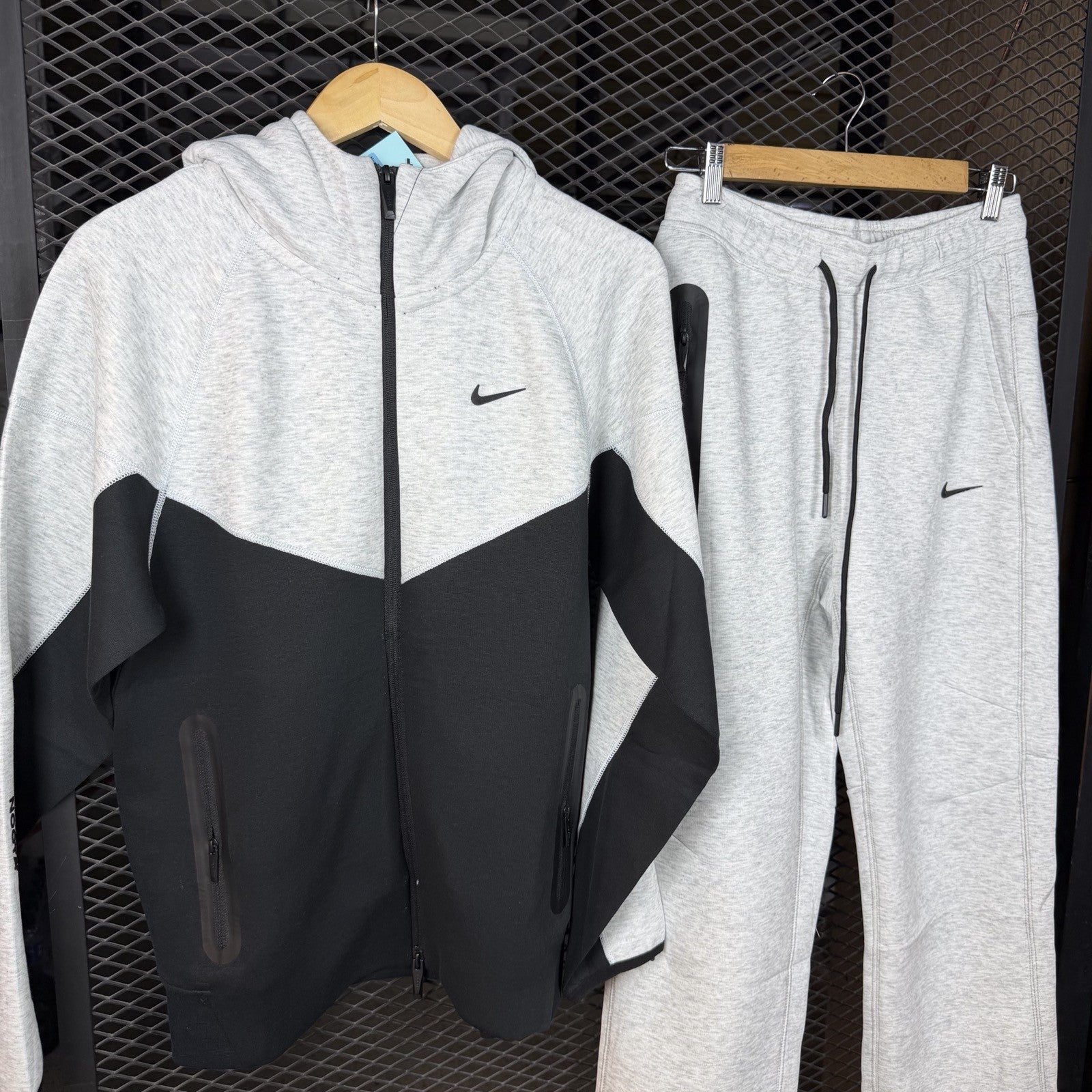 Tech Set Premium Gris