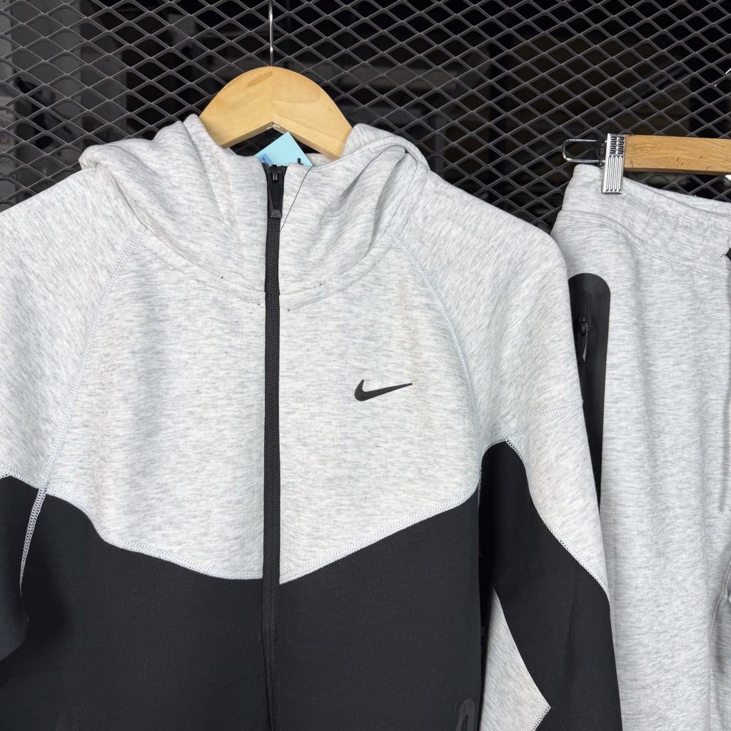 Tech Set Premium Gris