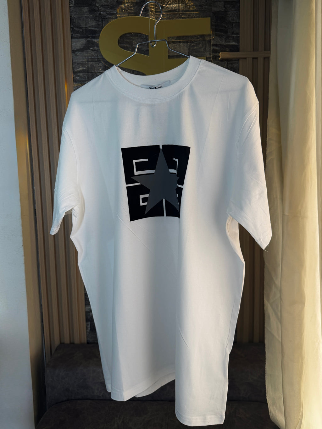 Camiseta Blanca GVNCHY