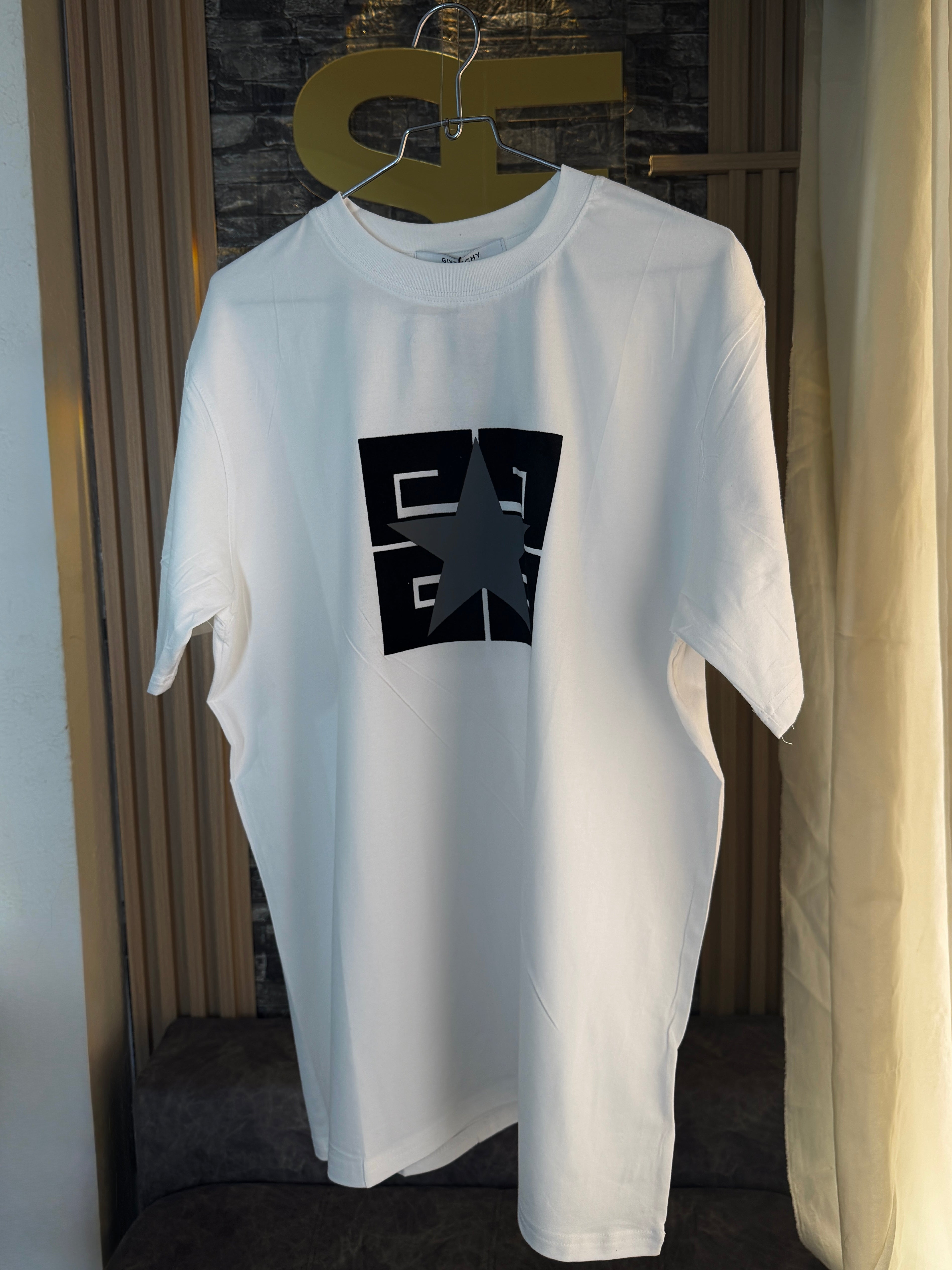 Camiseta Blanca GVNCHY