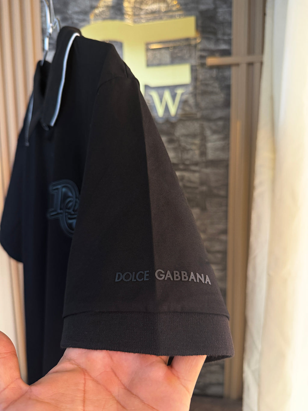 Camiseta tipo polo Negra DG