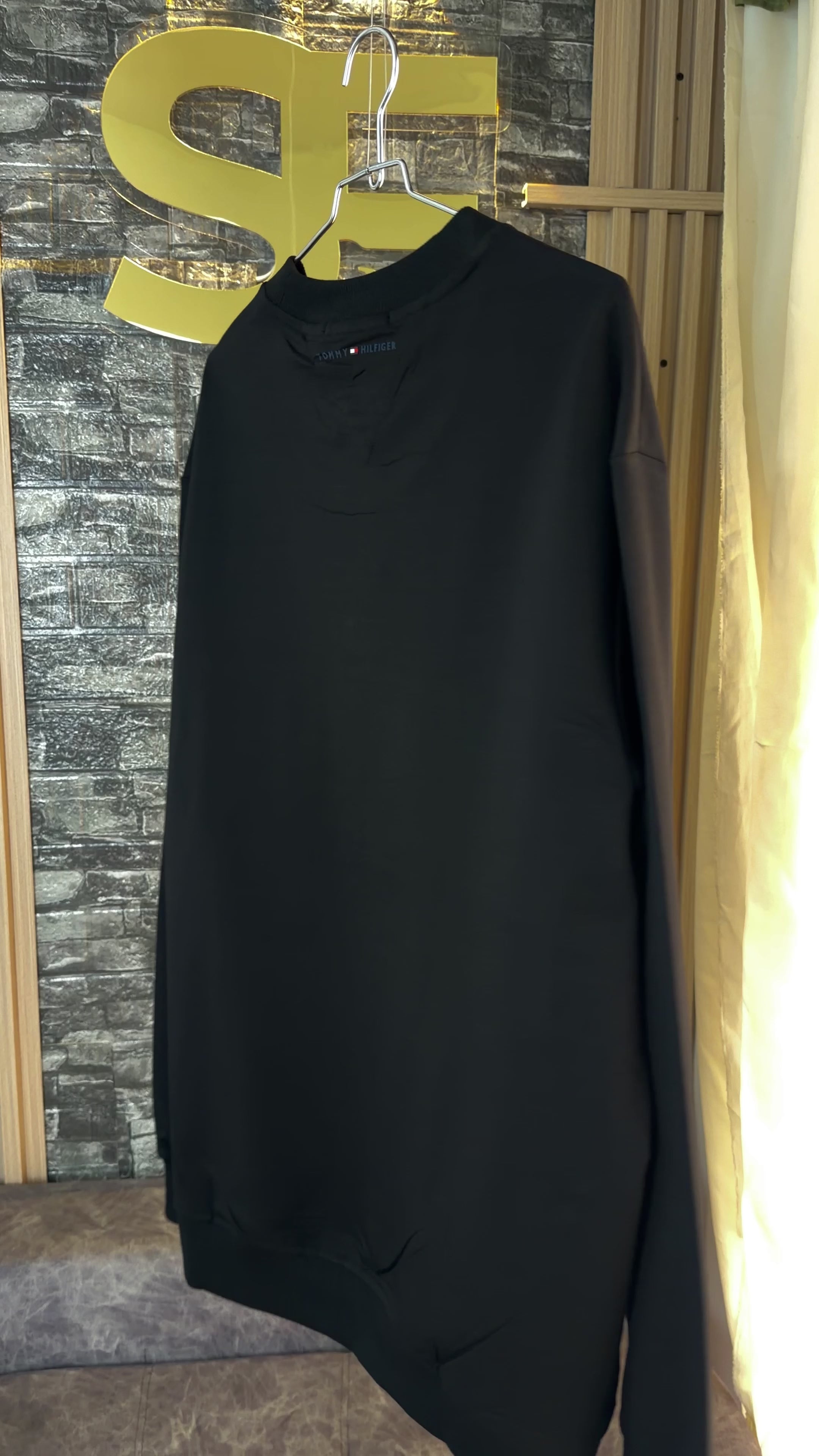 Buzo Algodón Negro TomHger