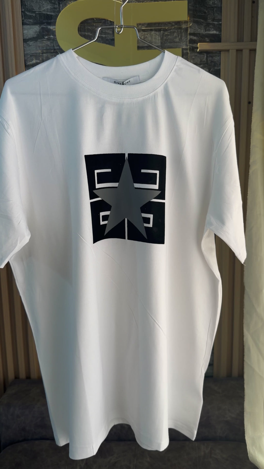 Camiseta Blanca GVNCHY