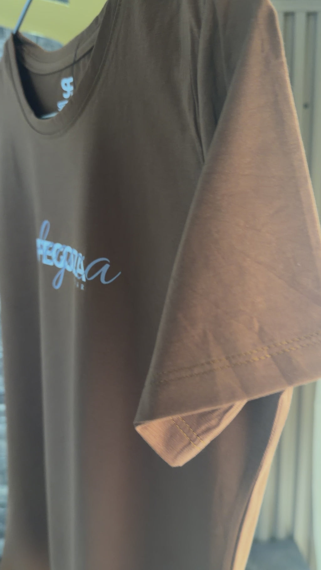 Camiseta de manga corta Café